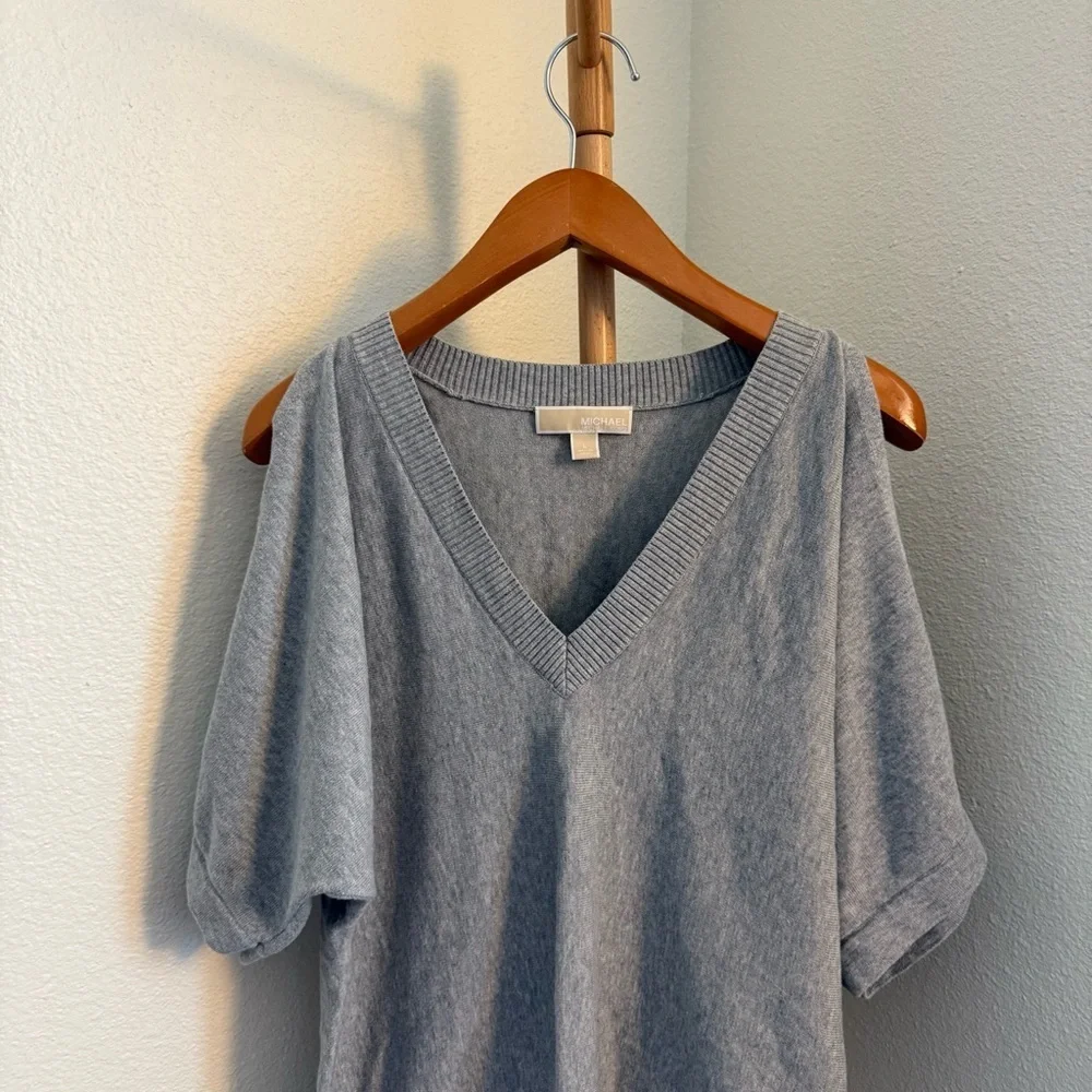 Michael Kors Light Gray V-Neck Oversized Fit Sweater Top Women’s Size Large